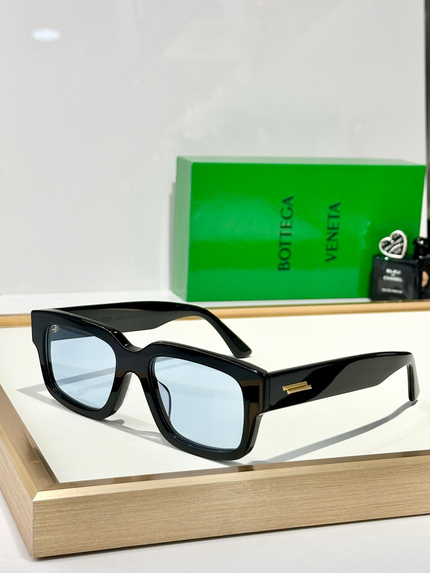 BOTTEGA VENETA BV1359  Sunglasses💚