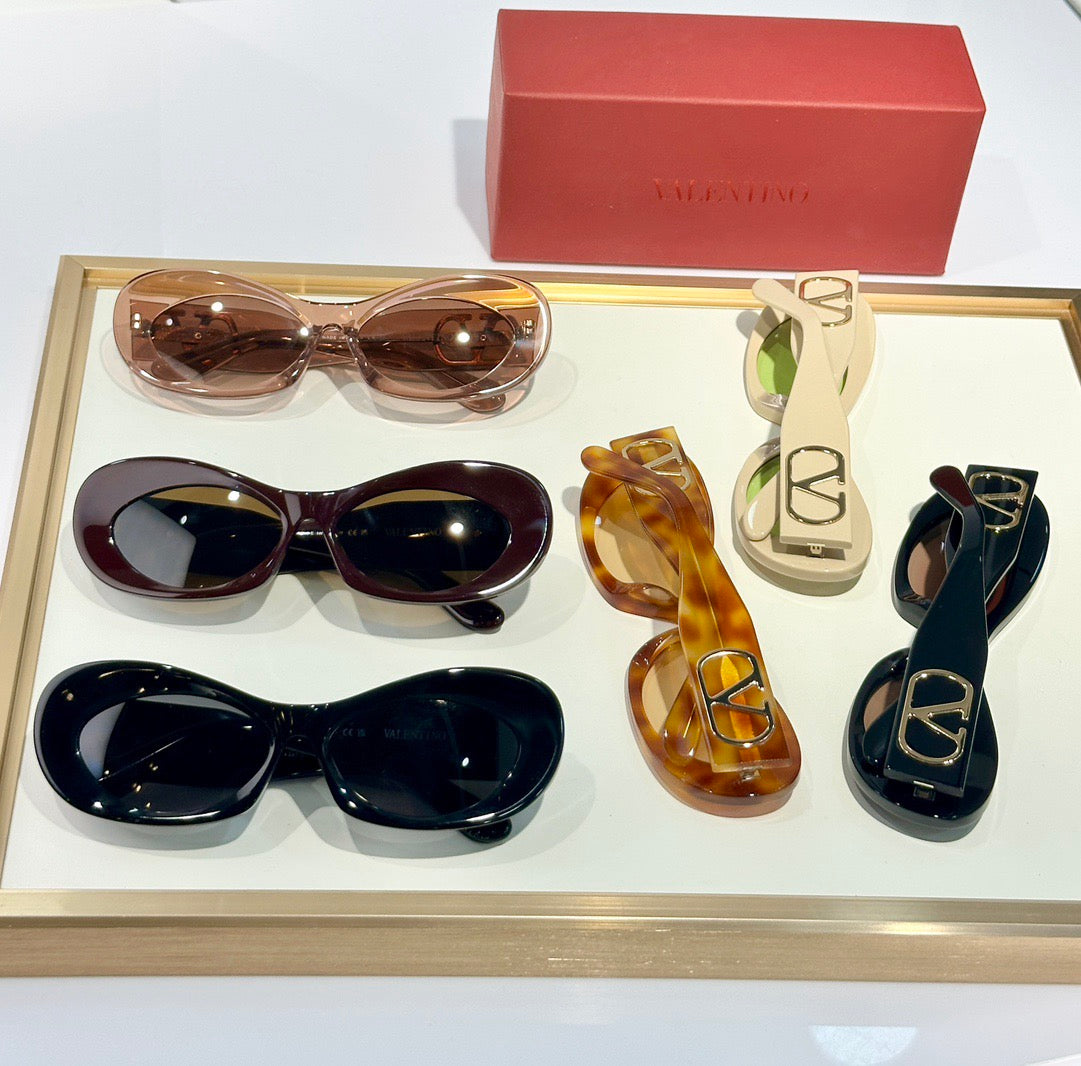 Valentino VLS178 Round Sunglasses✨