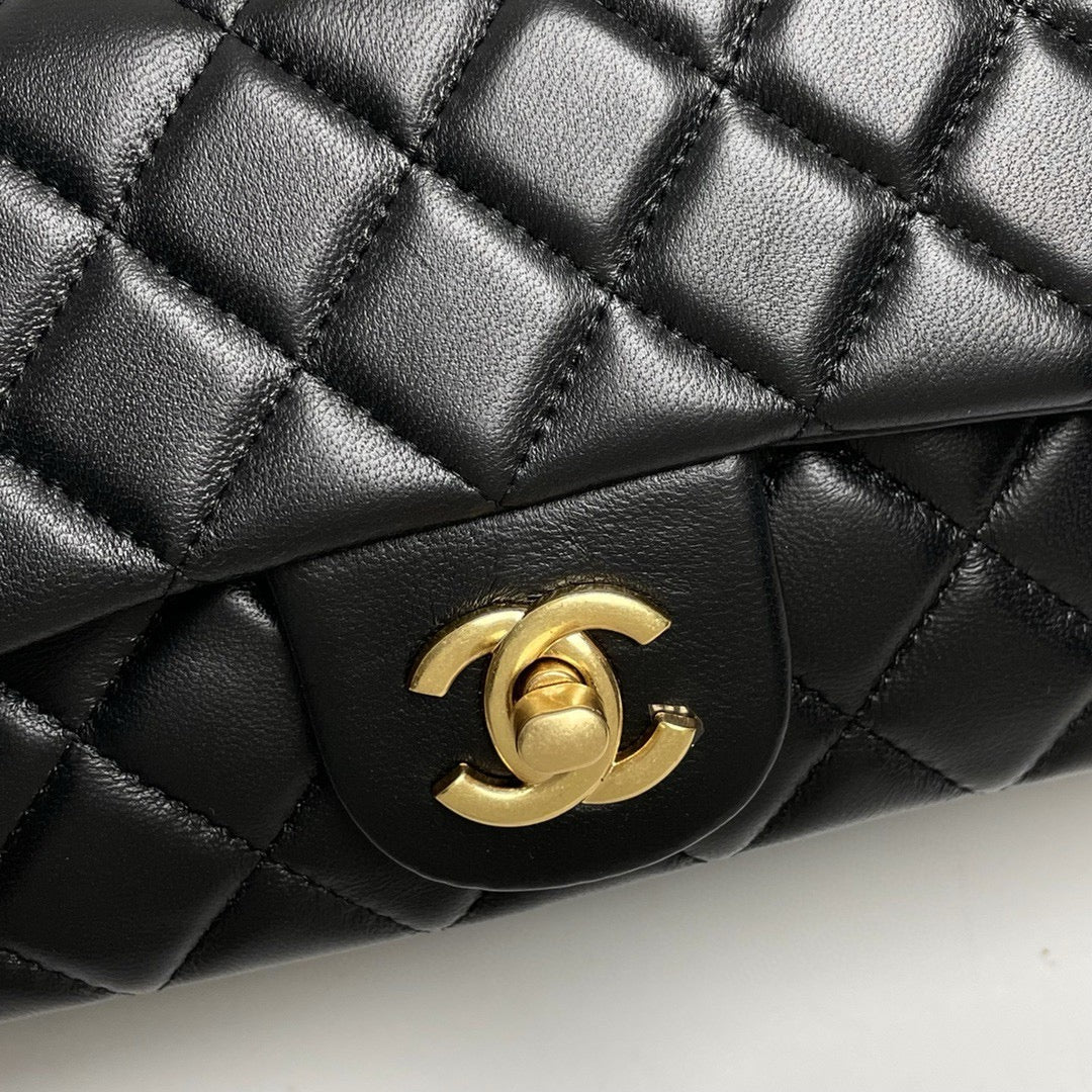 '-  CHANEL  Flap Bag Beige Gold Ball 20cm ✨
