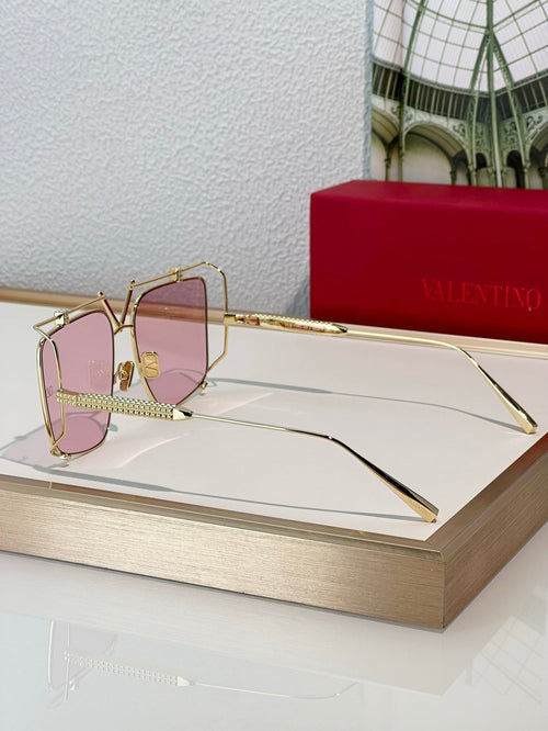 '-   Valentino V-LIGHT VLS116 - AS SEEN ON JENNIFER LOPEZ Sunglasses✨