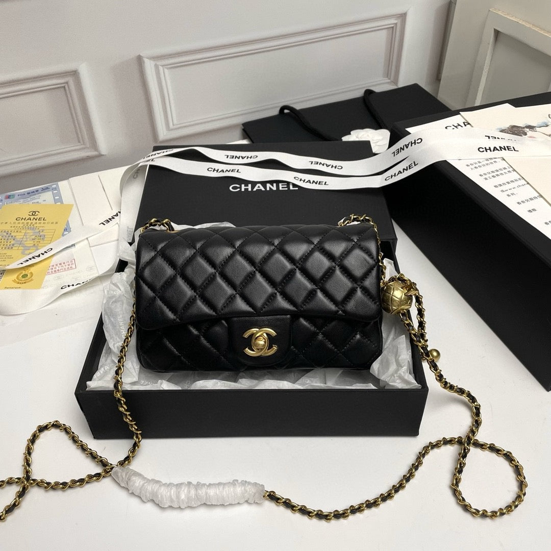 '-  CHANEL  Flap Bag Beige Gold Ball 20cm ✨