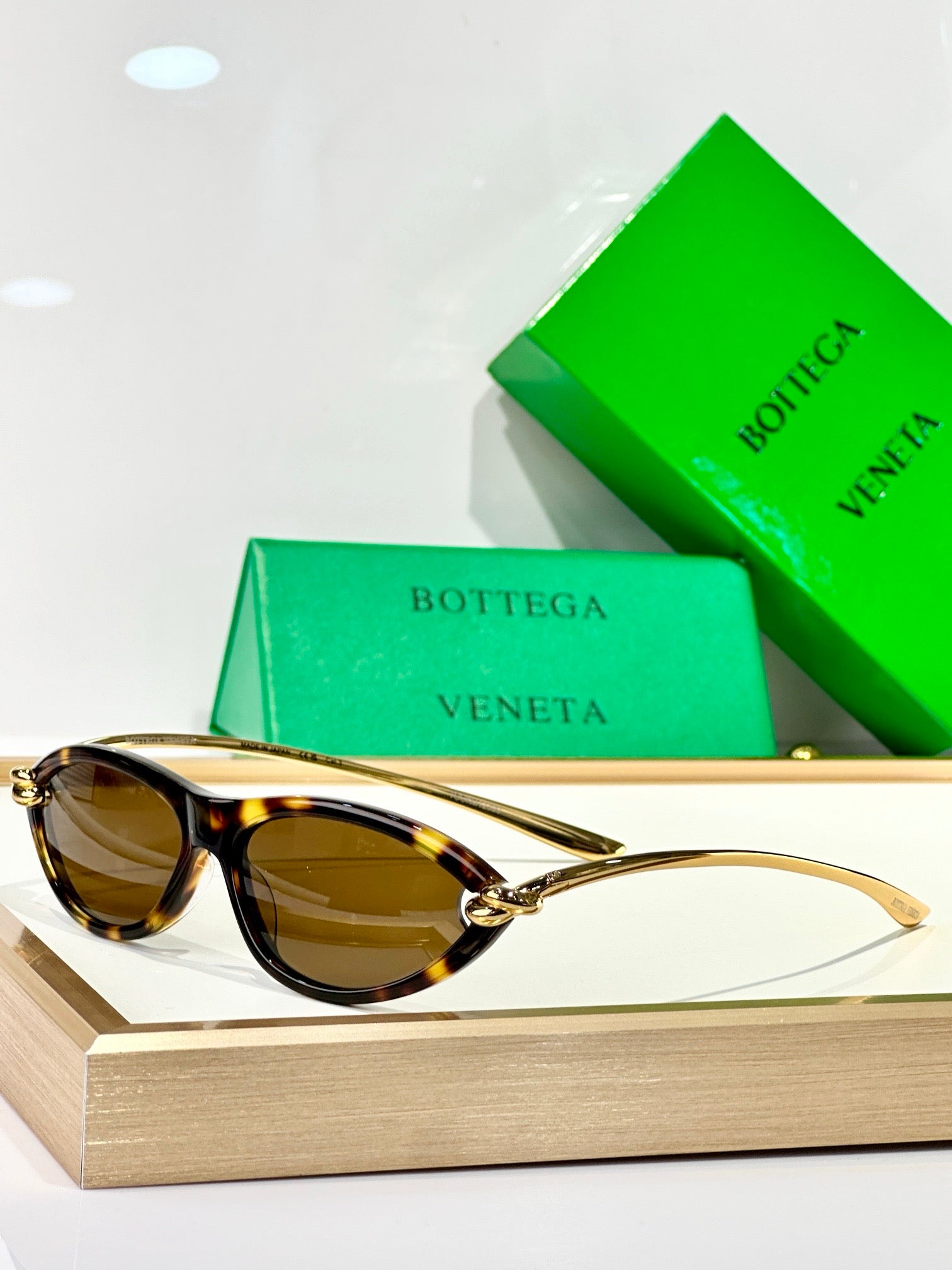 BOTTEGA VENETA BV1390 Women's Sunglasses💚