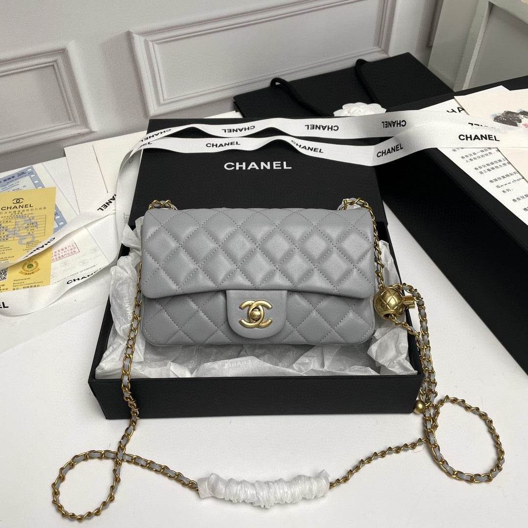 '-  CHANEL  Flap Bag Beige Gold Ball 20cm ✨