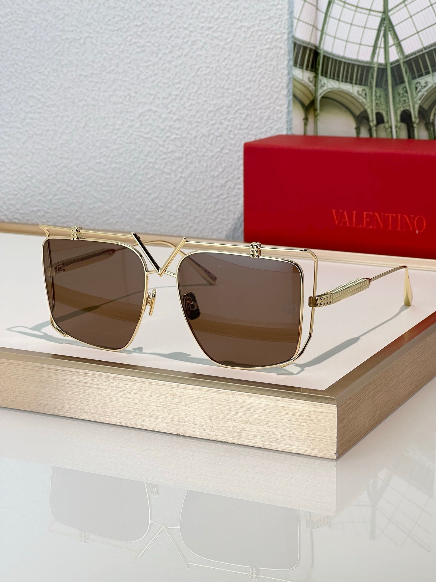 '-   Valentino V-LIGHT VLS116 - AS SEEN ON JENNIFER LOPEZ Sunglasses✨