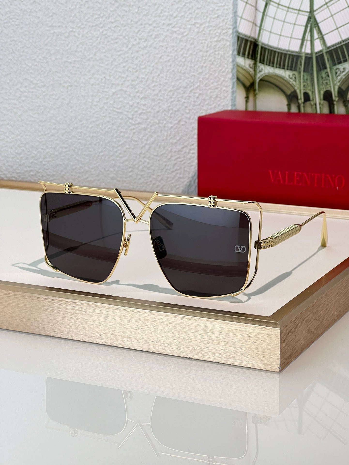 '-   Valentino V-LIGHT VLS116 - AS SEEN ON JENNIFER LOPEZ Sunglasses✨