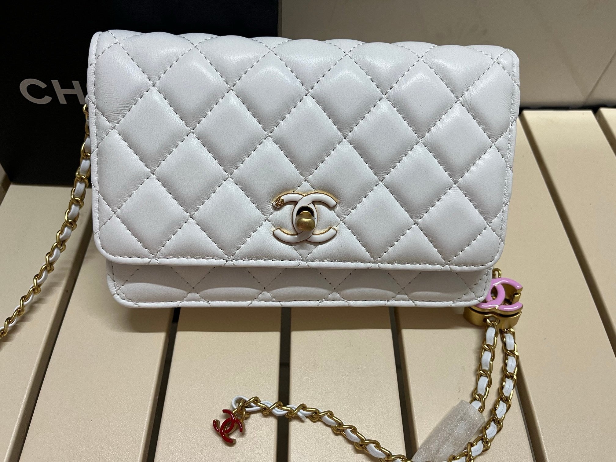 CHANEL Lambskin Flap Chain CC  Bag  3 colors ✨