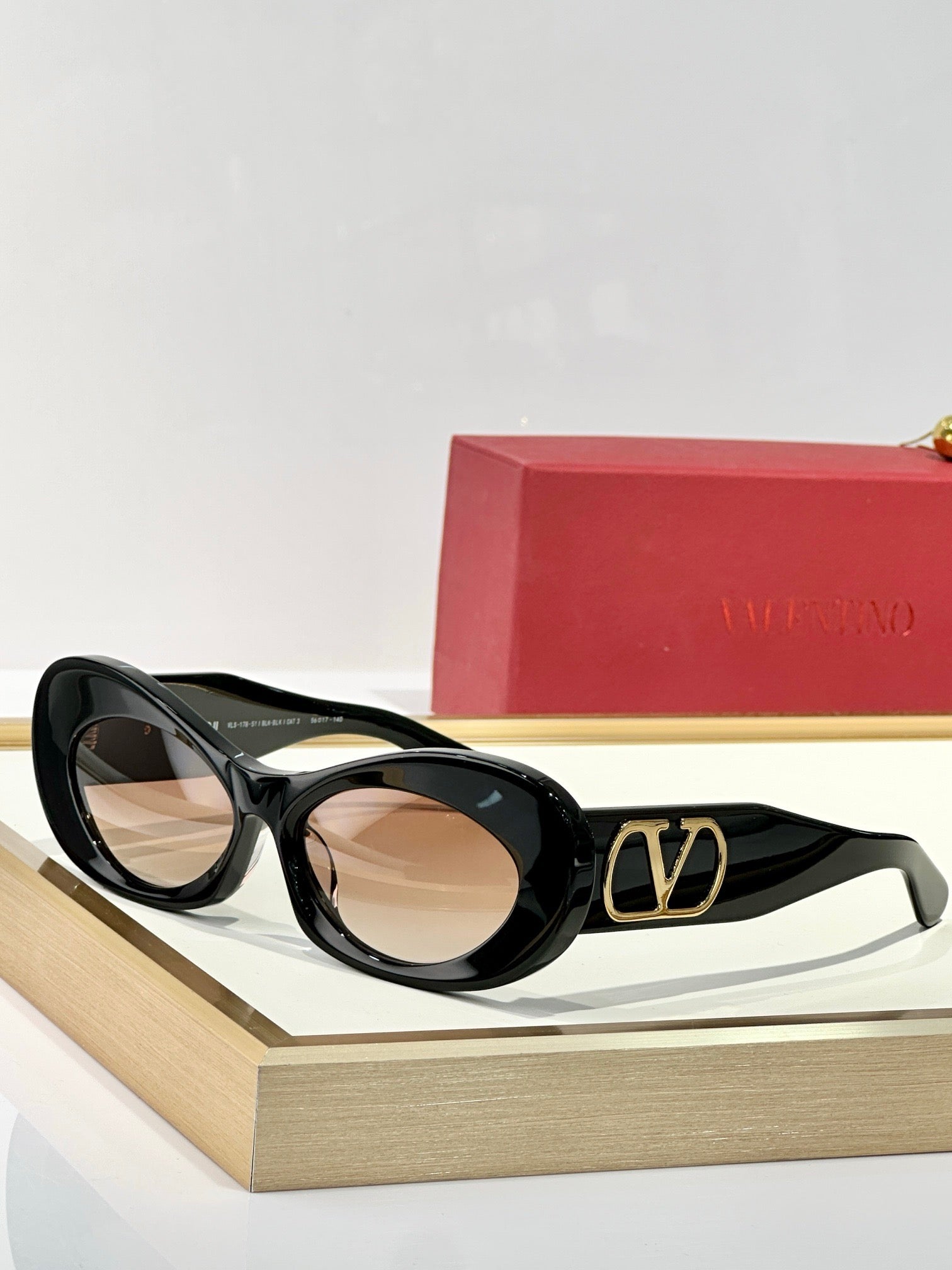 Valentino VLS178 Round Sunglasses✨