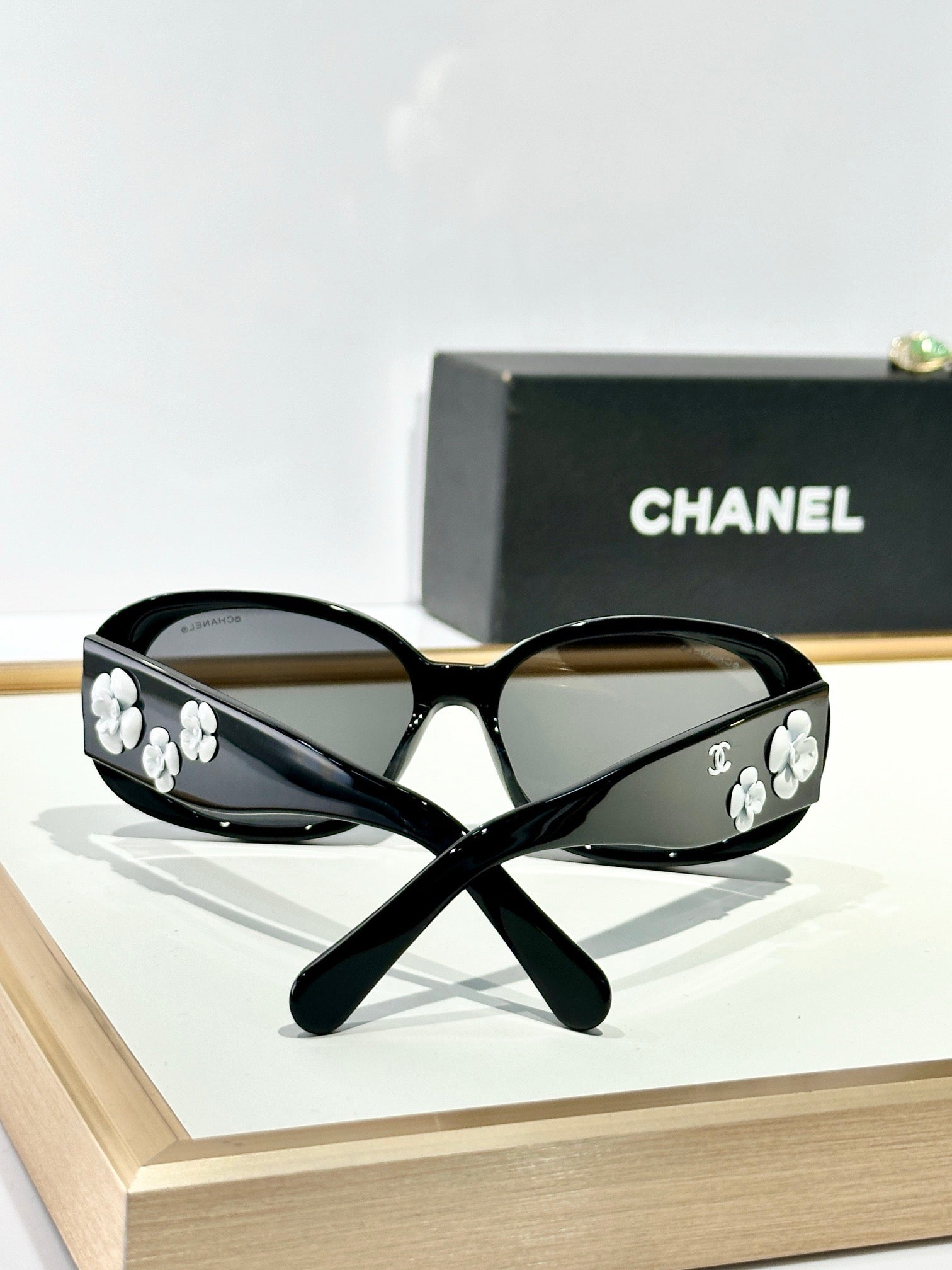 CHANEL 5113  Black Sunglasses W/ 3D Flower Side Detail   🖤