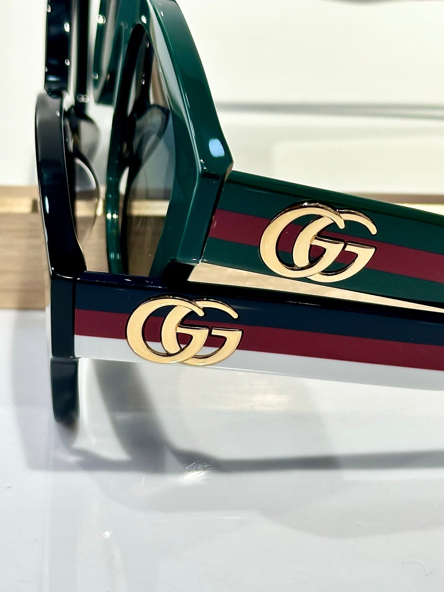 Gucci GG1550 Women's Sunglasses ✨