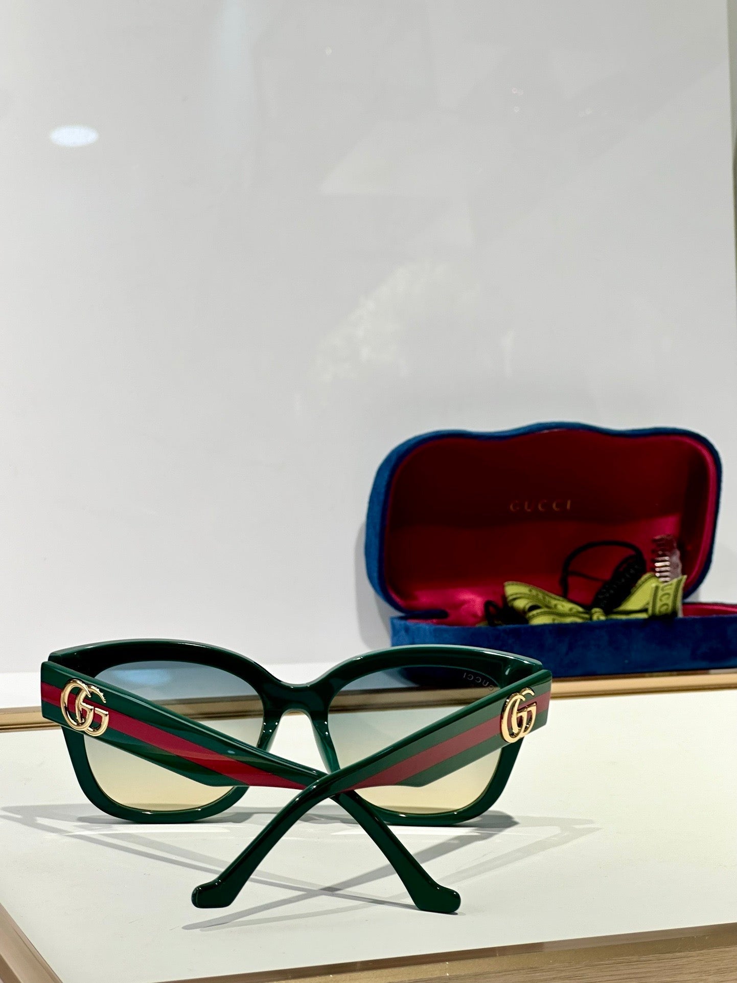Gucci GG1550 Women's Sunglasses ✨
