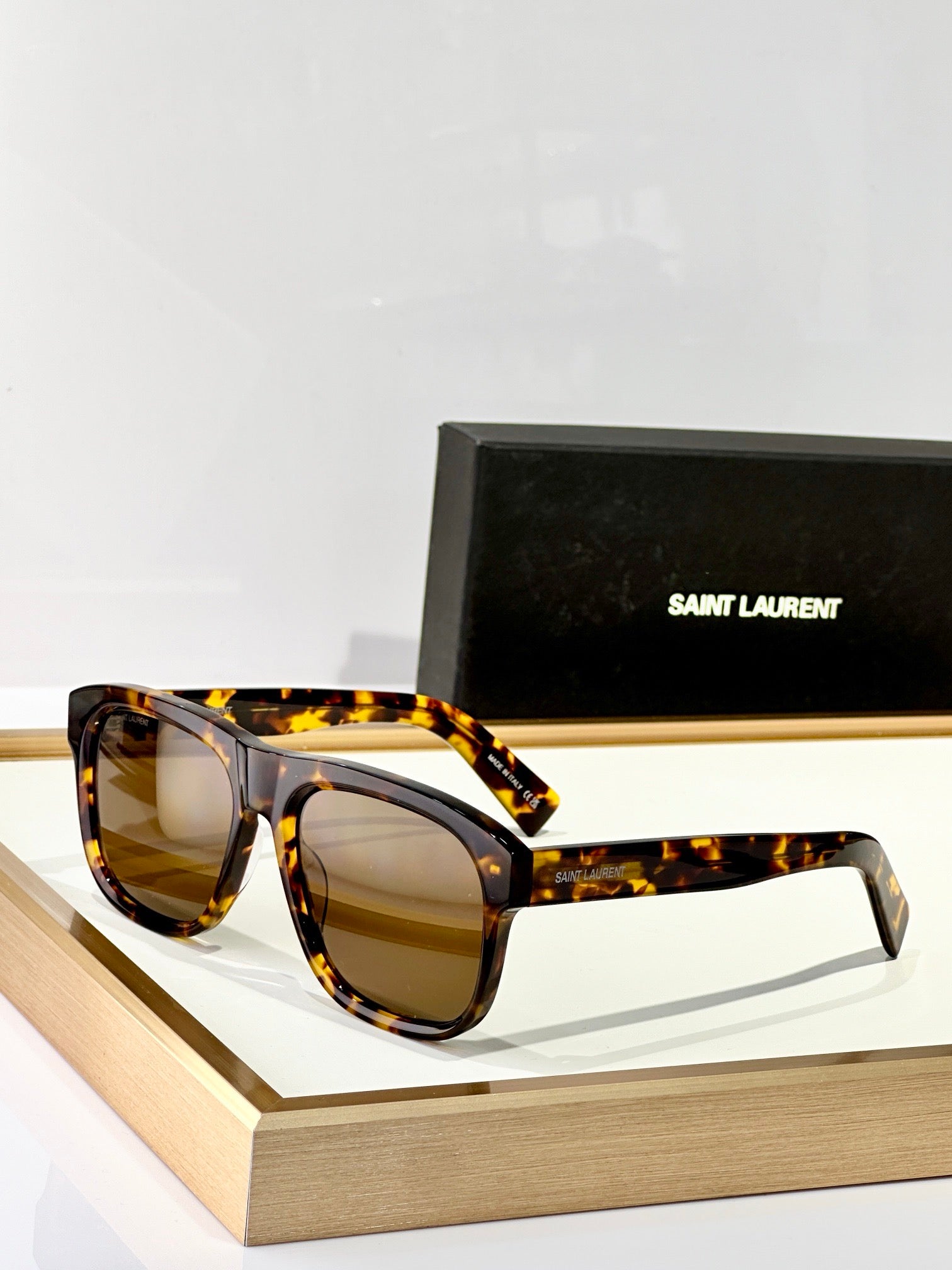 YSL Saint Laurent Unisex  SL 558 Sunglasses ✨
