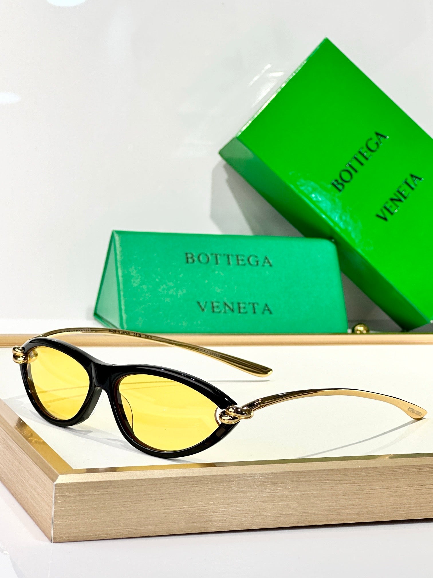 BOTTEGA VENETA BV1390 Women's Sunglasses💚