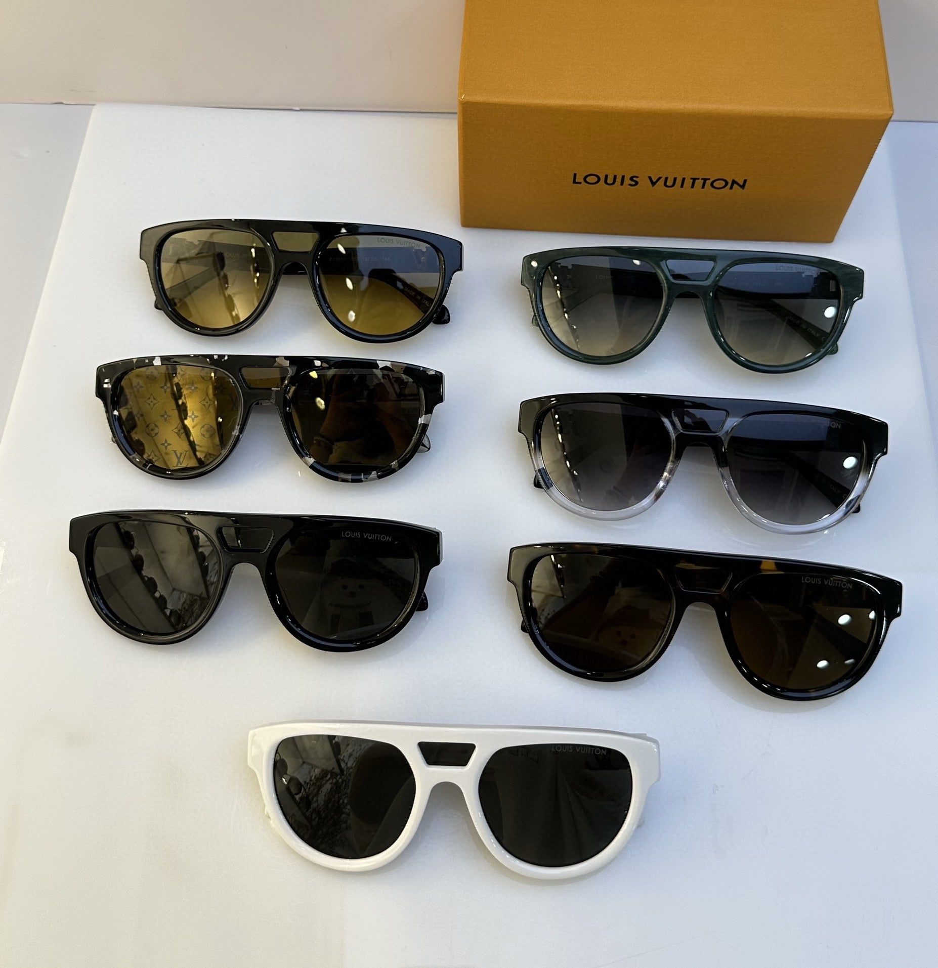 Louis Vuitton Z2061W LV Sleek Round Sunglasses  ✨