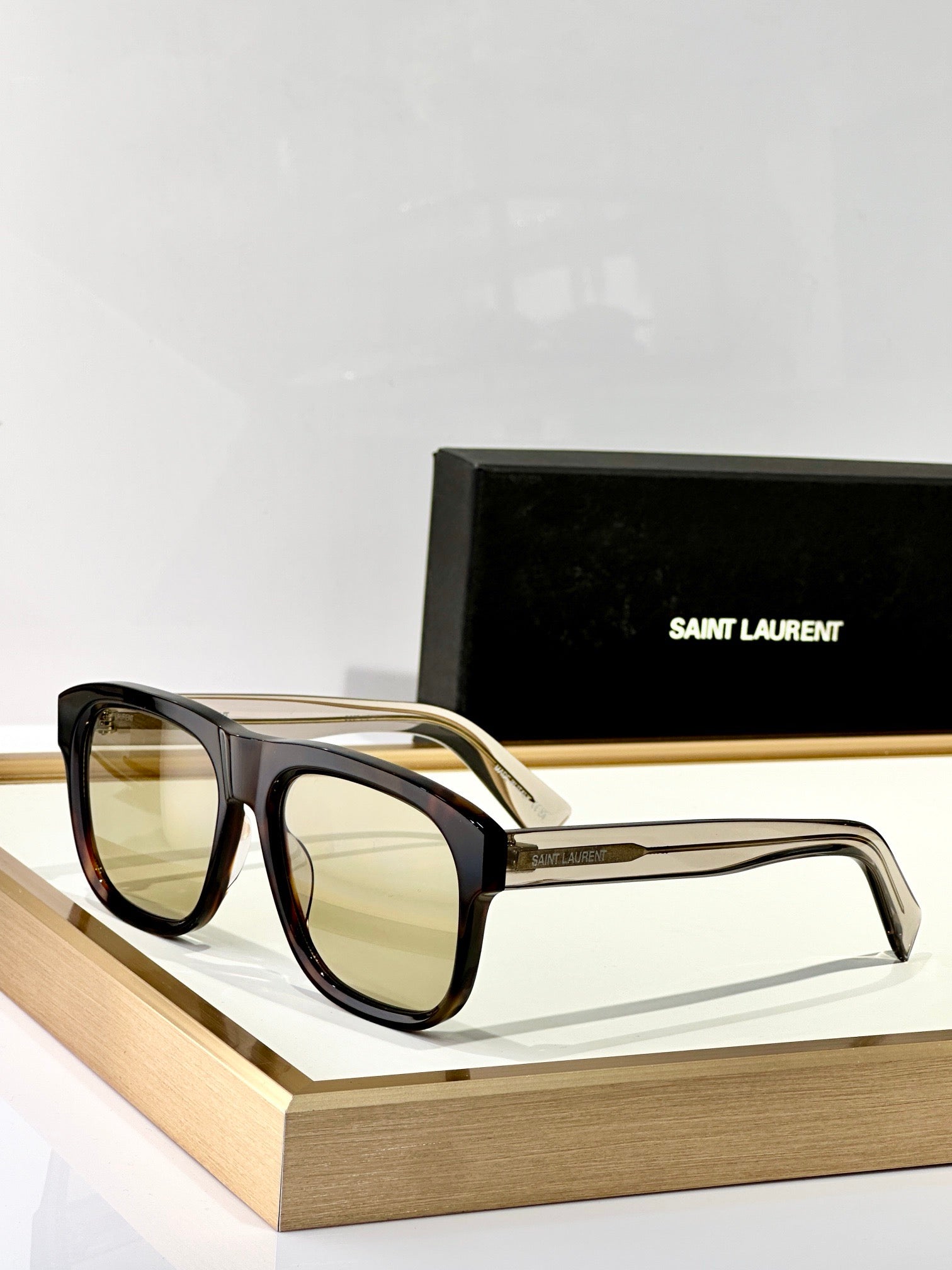 YSL Saint Laurent Unisex  SL 558 Sunglasses ✨