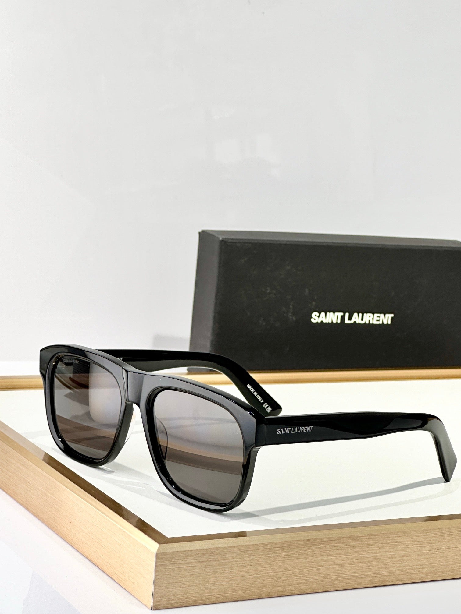 YSL Saint Laurent Unisex  SL 558 Sunglasses ✨