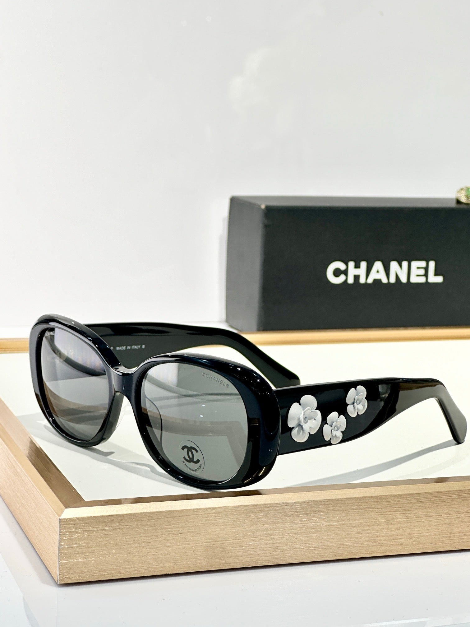 CHANEL 5113  Black Sunglasses W/ 3D Flower Side Detail   🖤