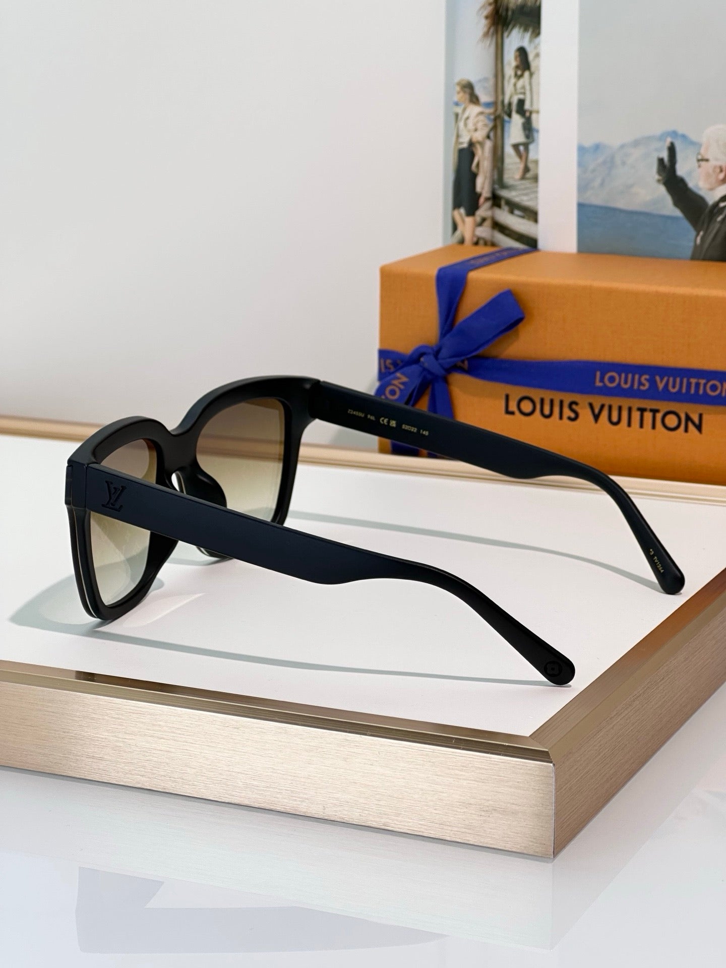 Louis Vuitton Z2455U LV Flash Square Mask Sunglasses ✨