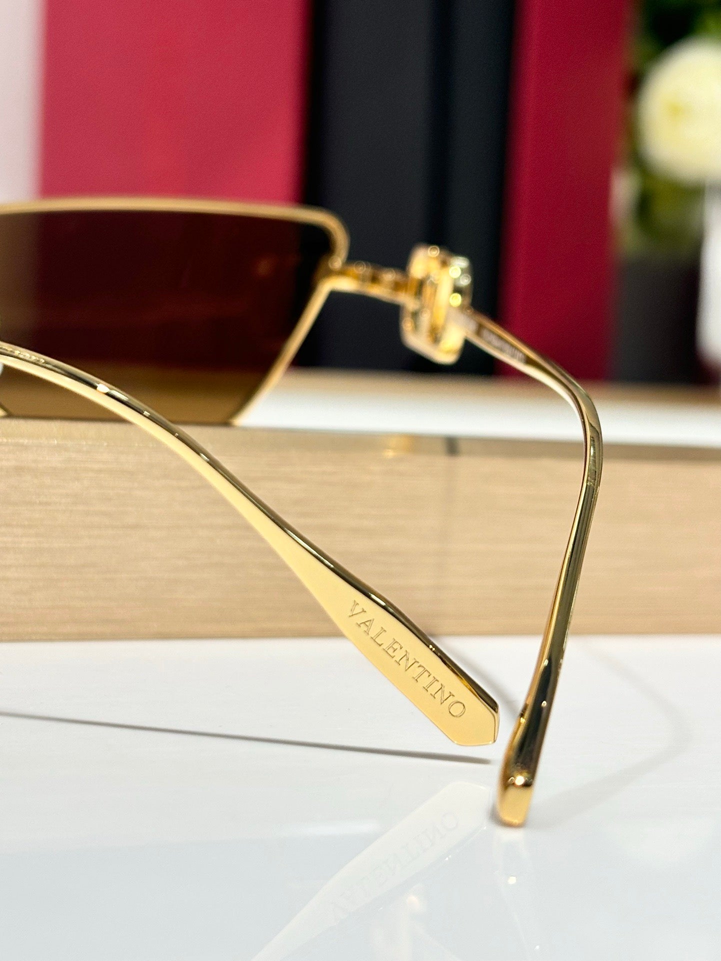 Valentino VLOGO SIGN CAT-EYE TITANIUM FRAME VLS135B Sunglasses✨