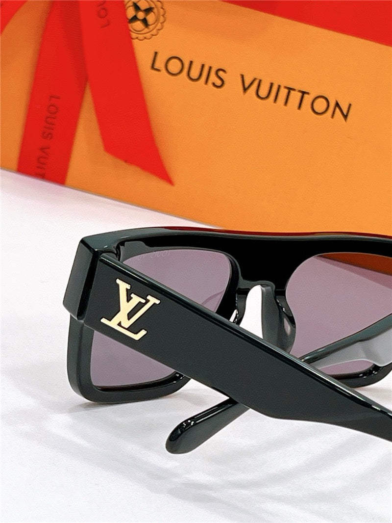 Louis Vuitton Z2125W LV Clash Square Large Sunglasses ✨