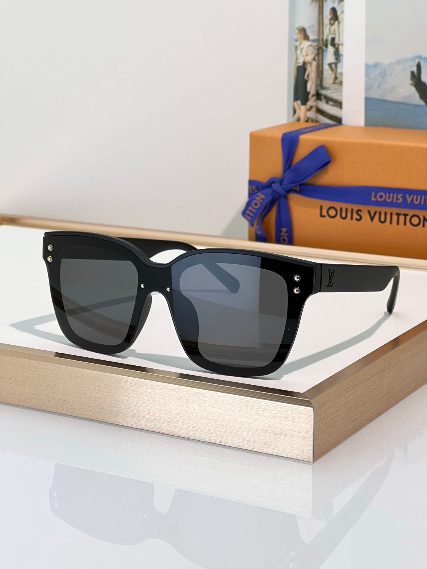 Louis Vuitton Z2455U LV Flash Square Mask Sunglasses ✨