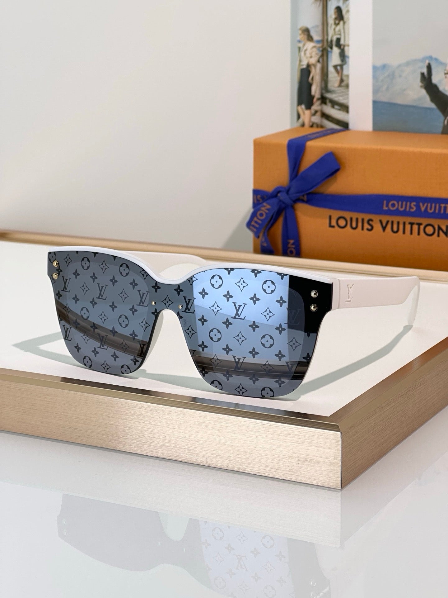 Louis Vuitton Z2455U LV Flash Square Mask Sunglasses ✨