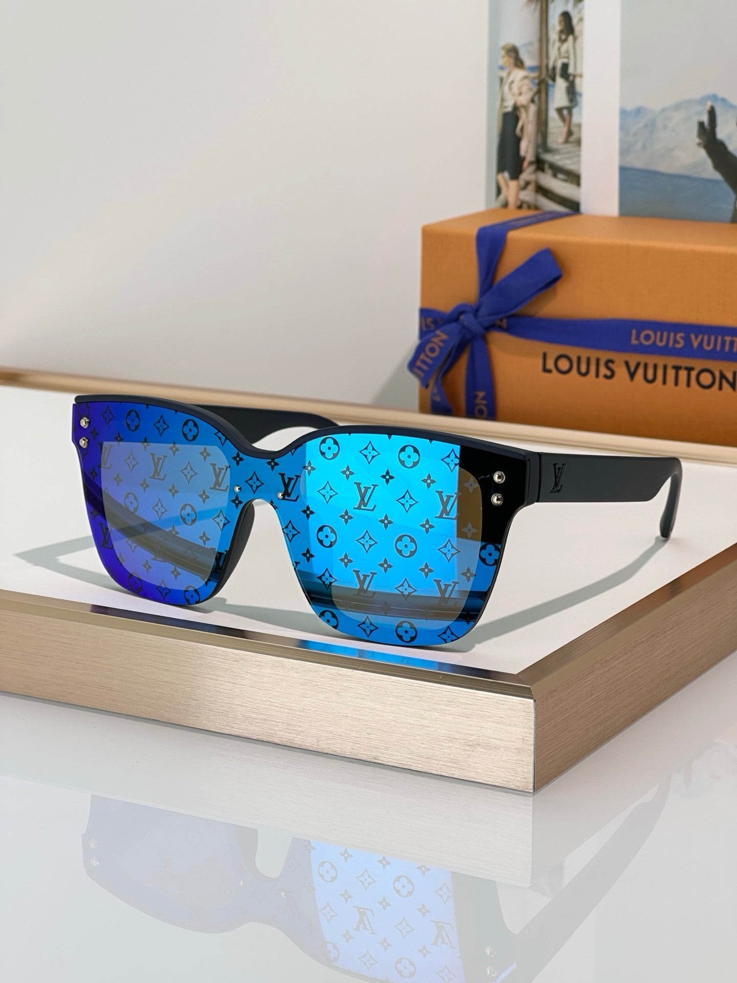 Louis Vuitton Z2455U LV Flash Square Mask Sunglasses ✨