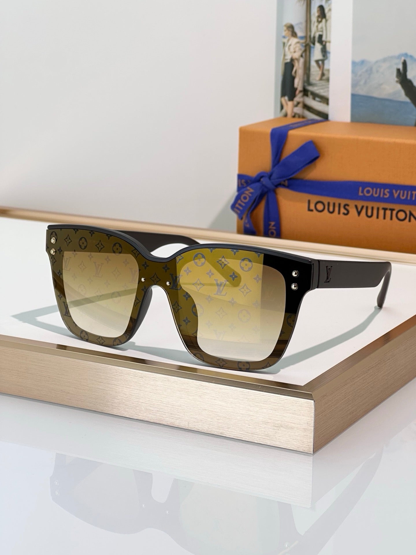 Louis Vuitton Z2455U LV Flash Square Mask Sunglasses ✨