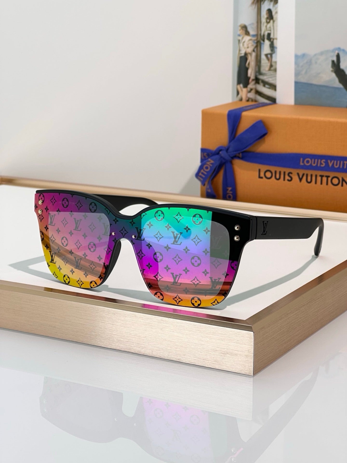 Louis Vuitton Z2455U LV Flash Square Mask Sunglasses ✨