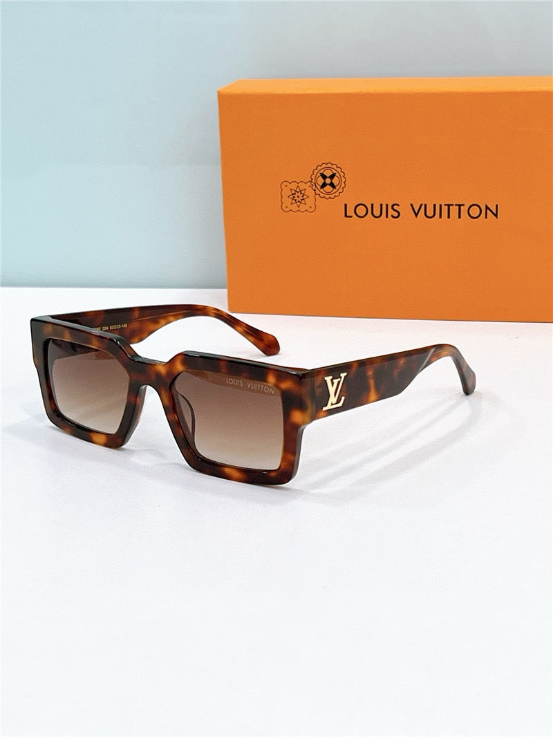Louis Vuitton Z2076E  LV Clash Low Square Sunglasses ✨
