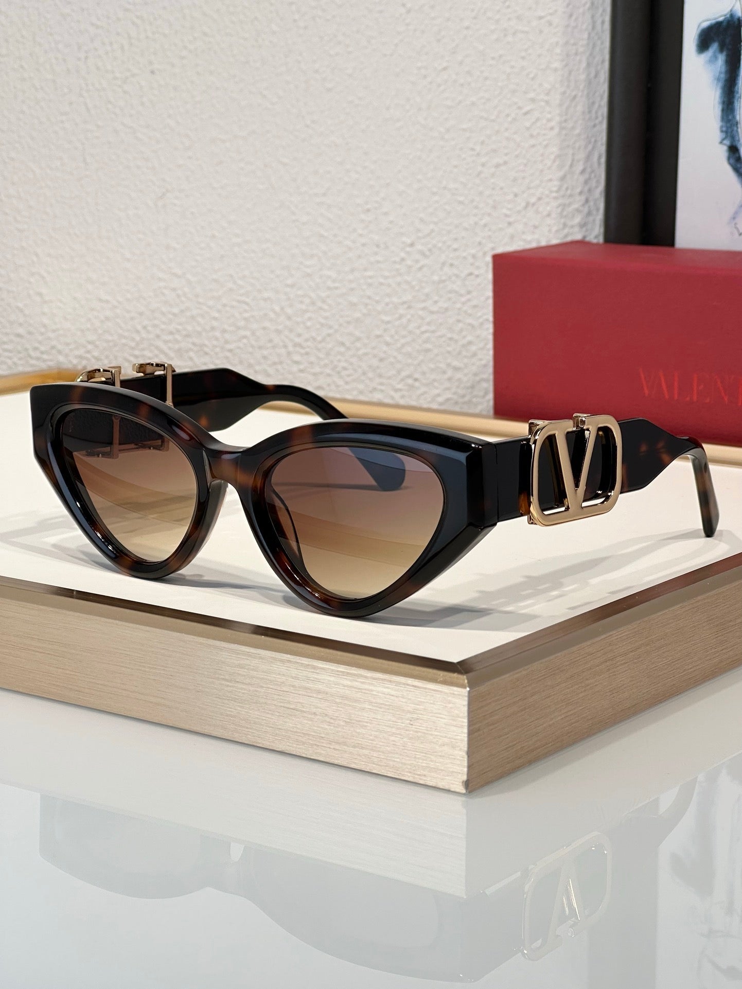 '-  Valentino KYLIE JENNER V-Due Acetate & Titanium Cat-Eye Sunglasses✨