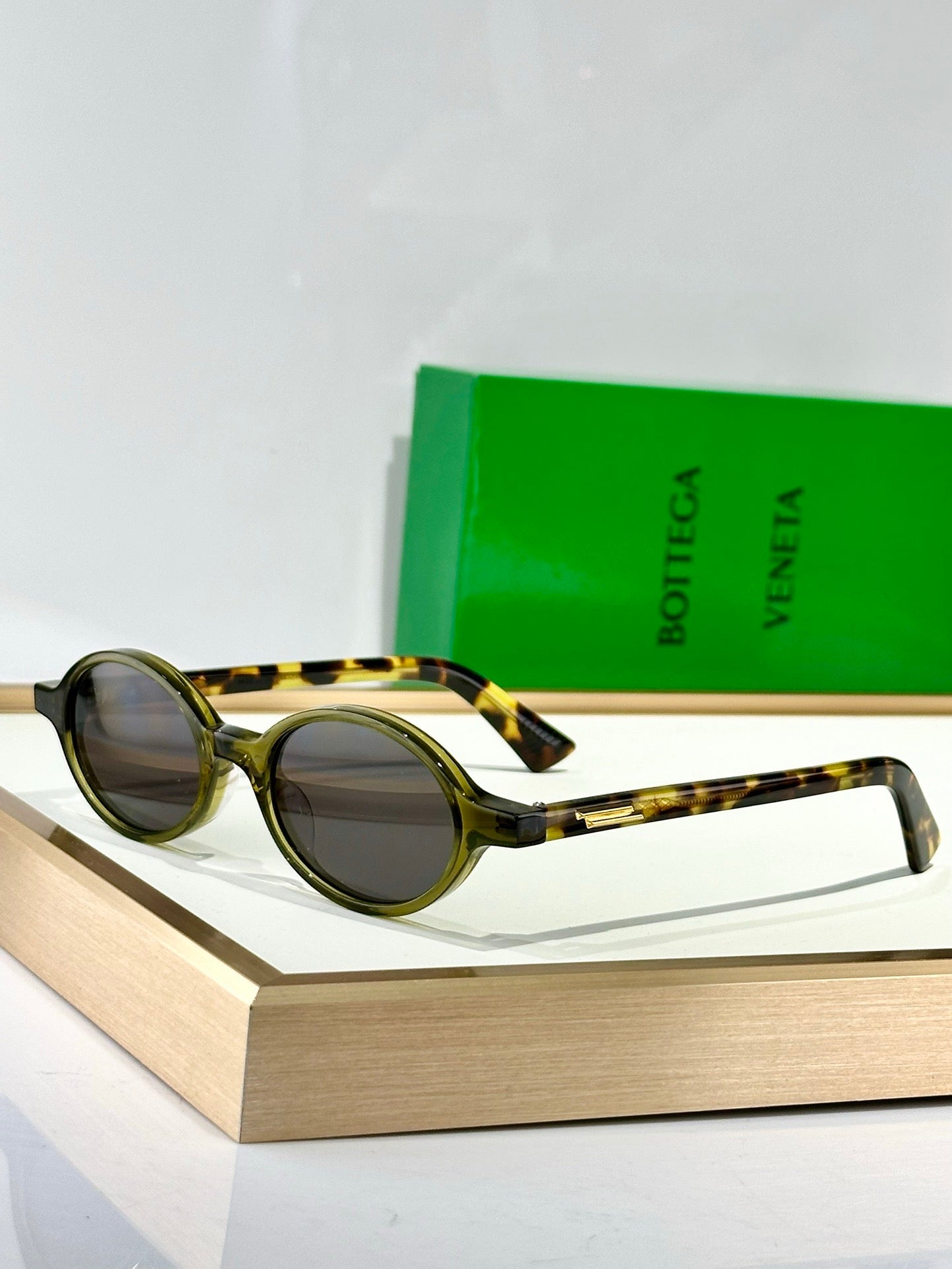BOTTEGA VENETA BV1388 Sunglasses-Glasses 💚