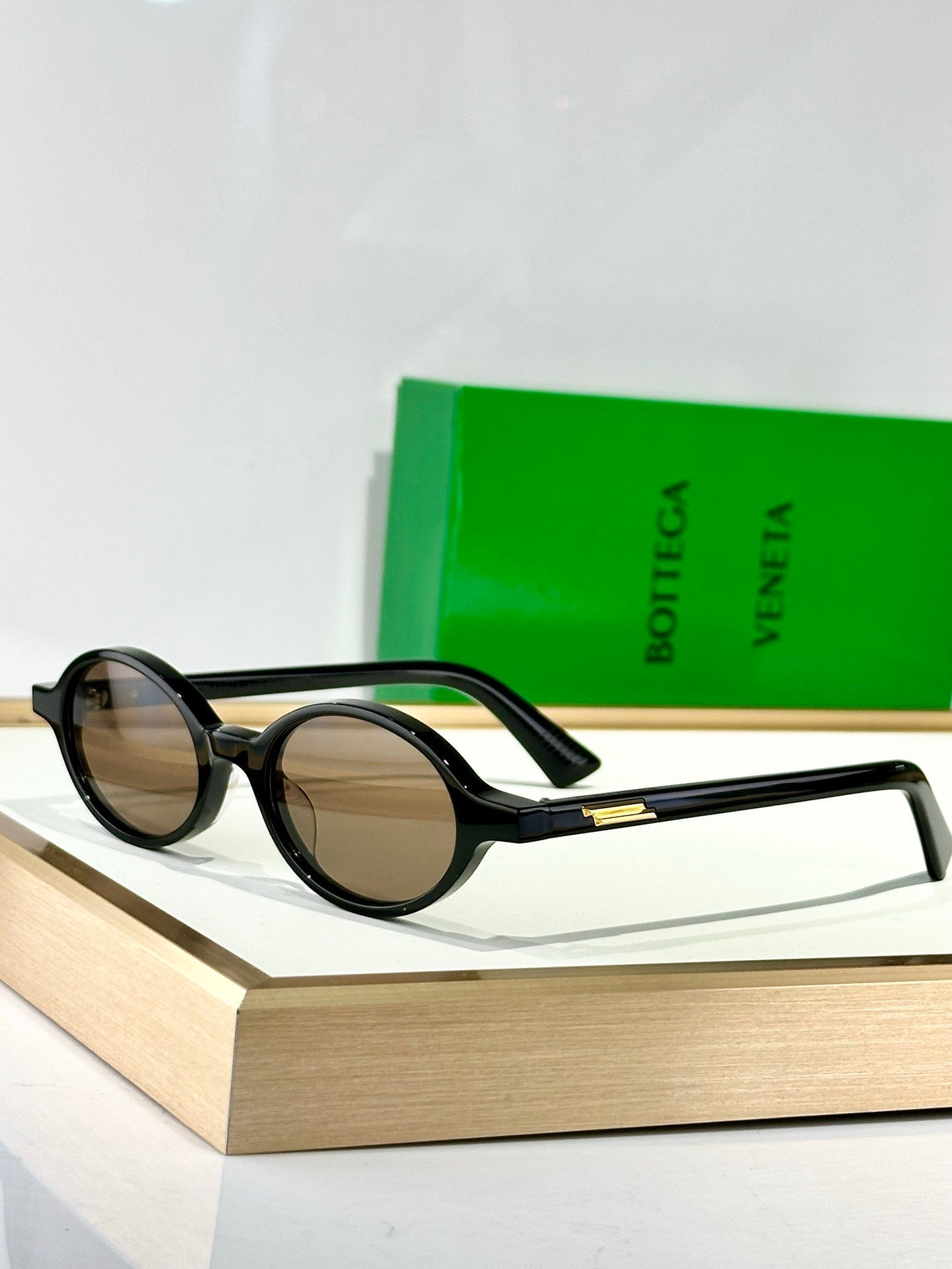 BOTTEGA VENETA BV1388 Sunglasses-Glasses 💚