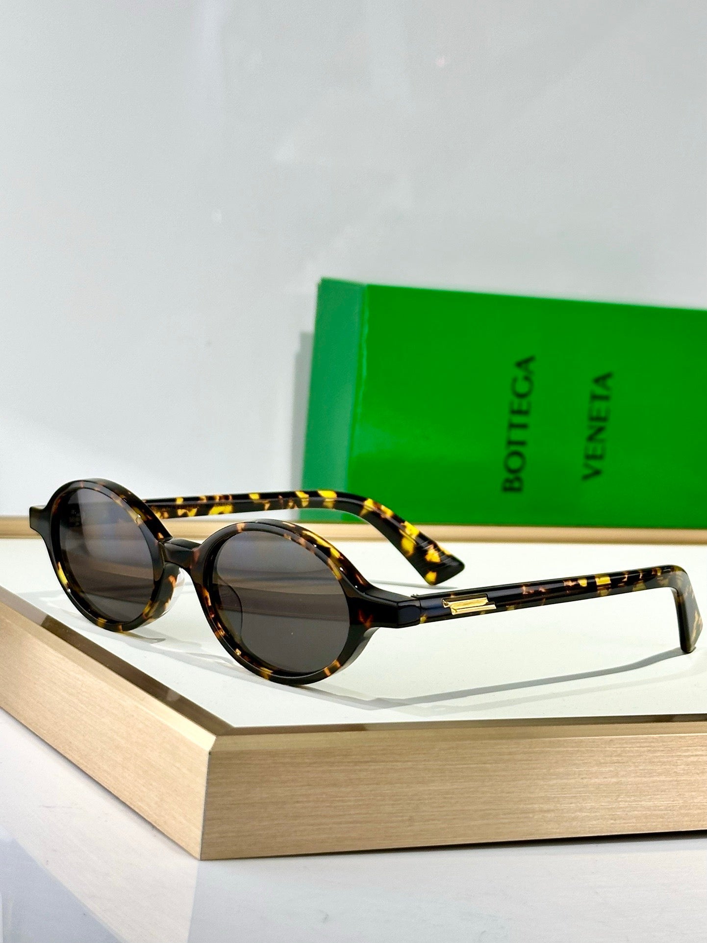 BOTTEGA VENETA BV1388 Sunglasses-Glasses 💚
