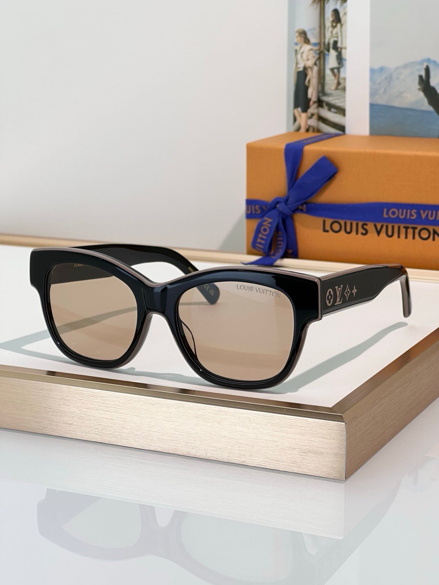 Louis Vuitton Z2645U New LV Line Square  Sunglasses ✨