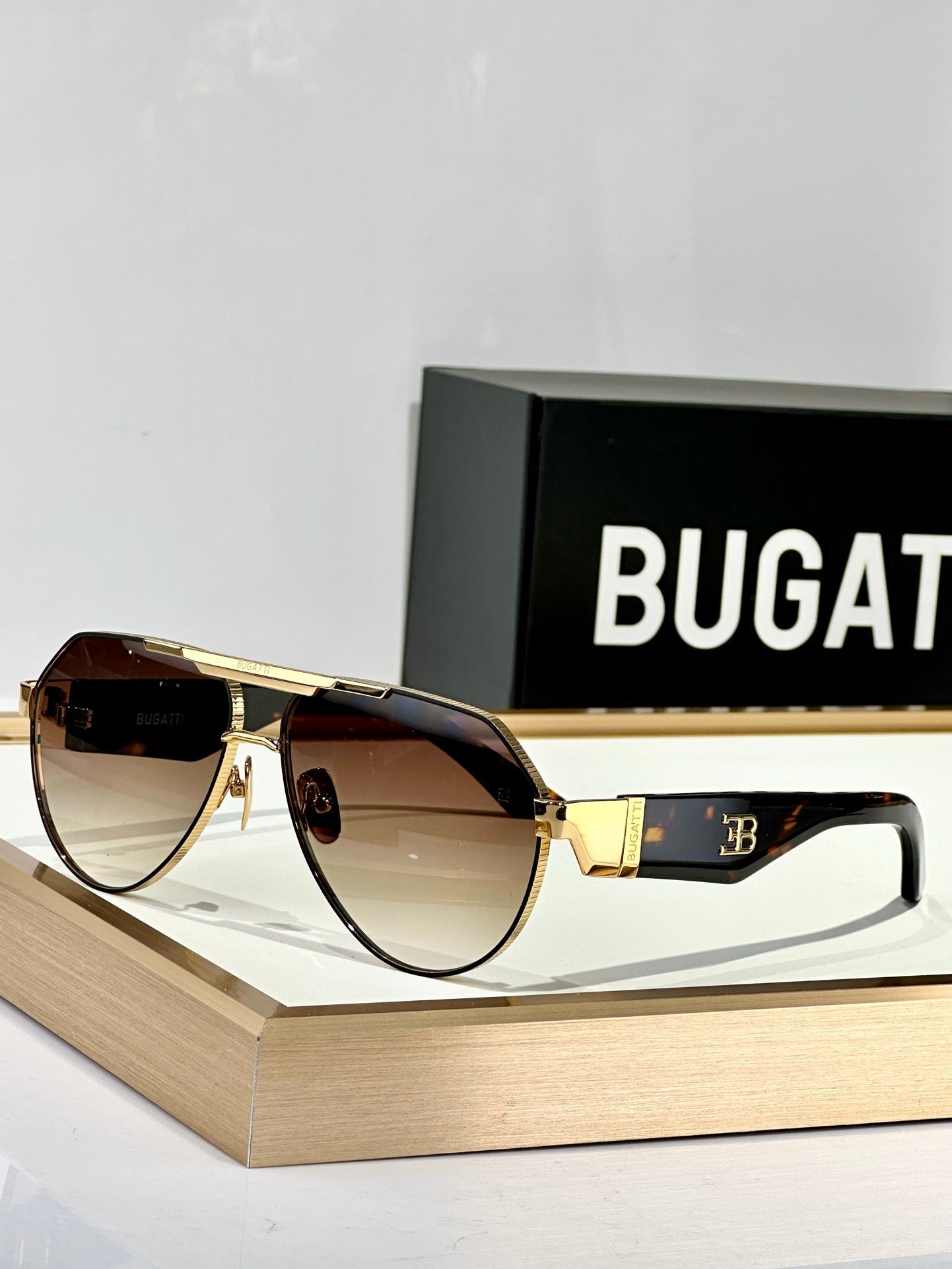 BUGATTI EYEWEAR COLLECTION 18 Sunglasses  🏎️