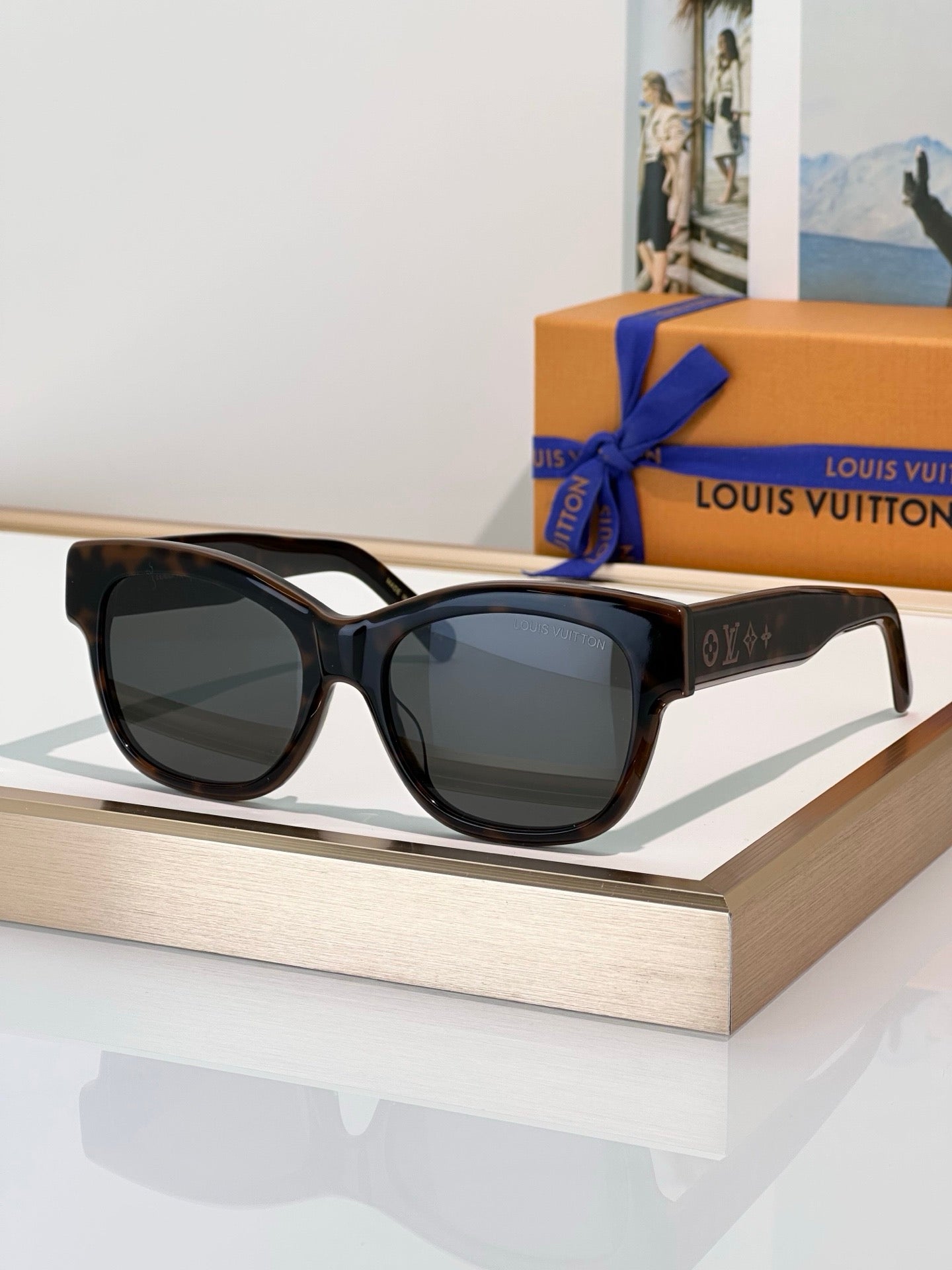 Louis Vuitton Z2645U New LV Line Square  Sunglasses ✨