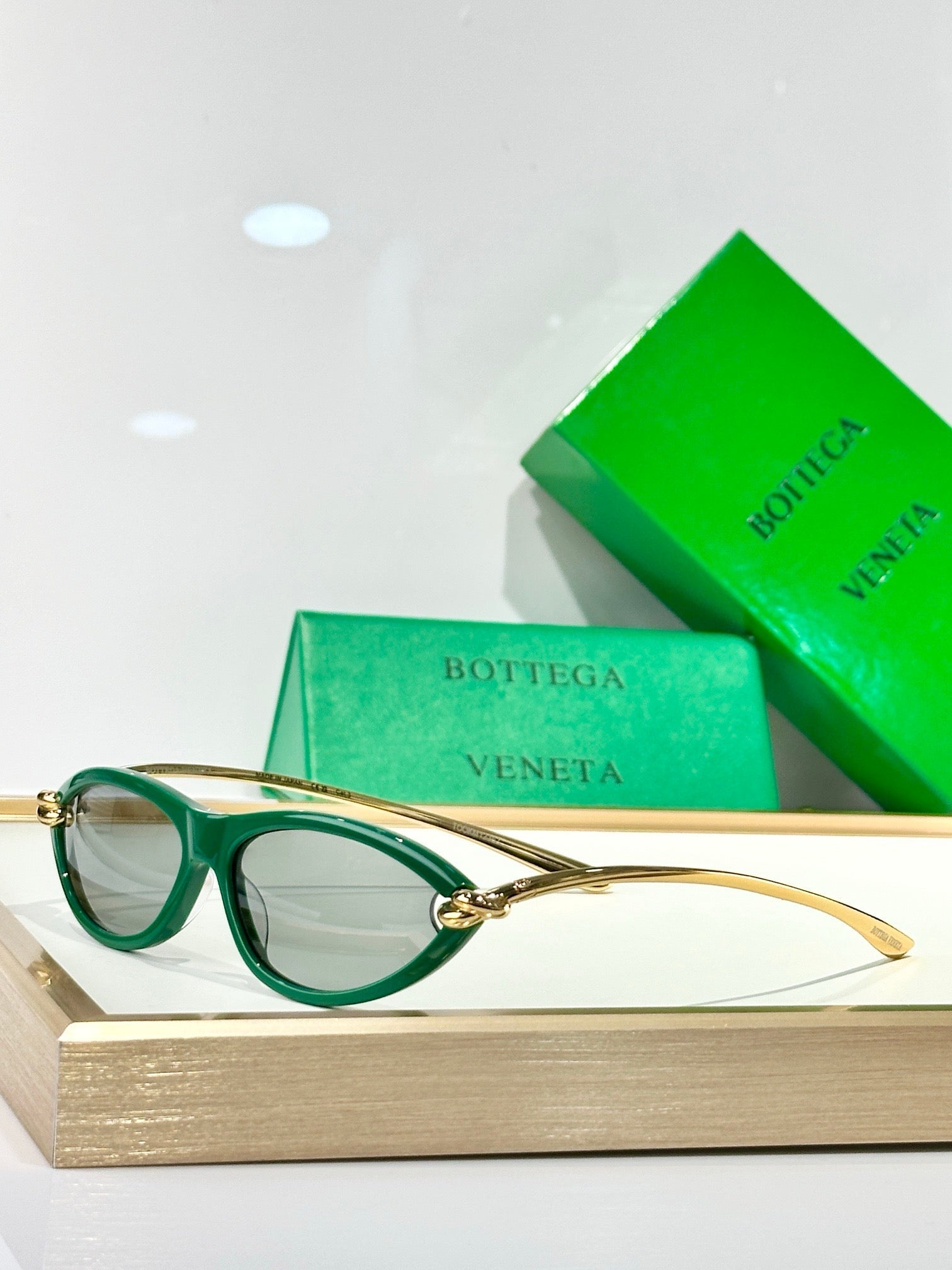 BOTTEGA VENETA BV1390 Women's Sunglasses💚