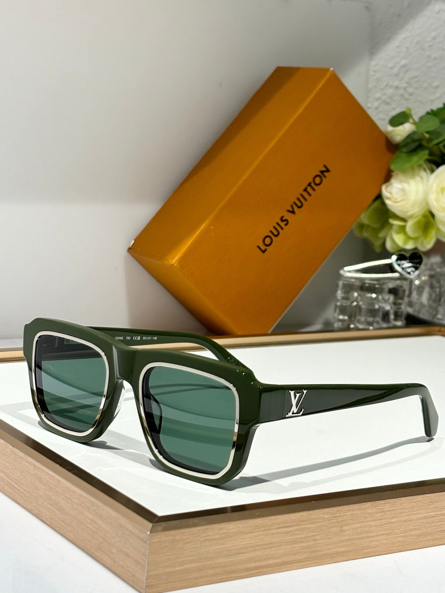 '-  Louis Vuitton Z2505W LV Legacy Square Large Sunglasses ✨