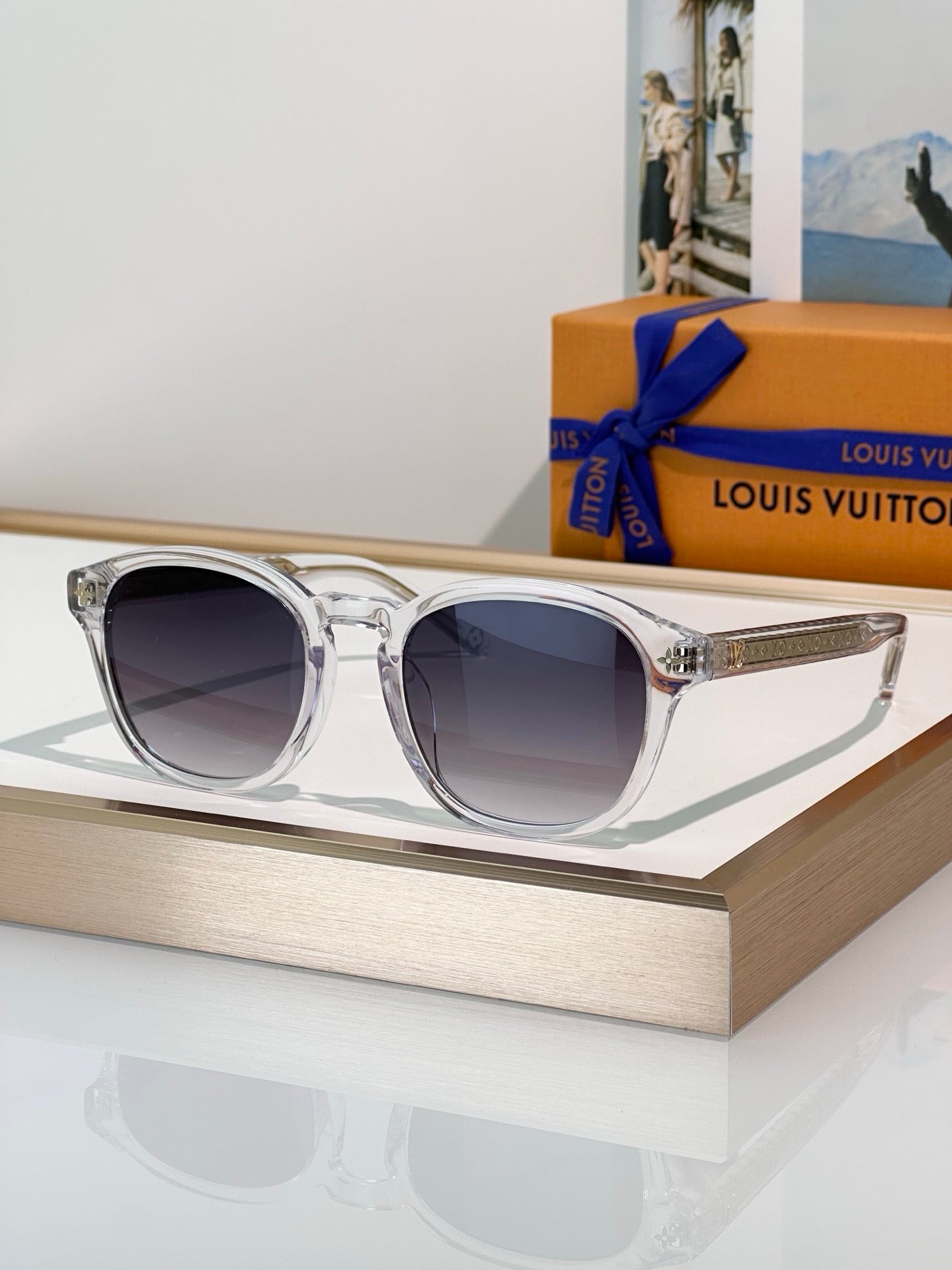 Louis Vuitton Z2809W LV Aura Pantos Sunglasses   ✨