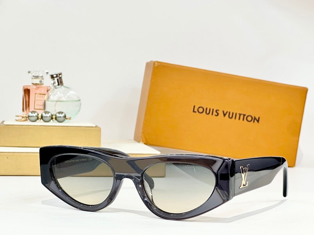 Louis Vuitton Z2181U LV Clash Round Cat Eye Sunglasses ✨
