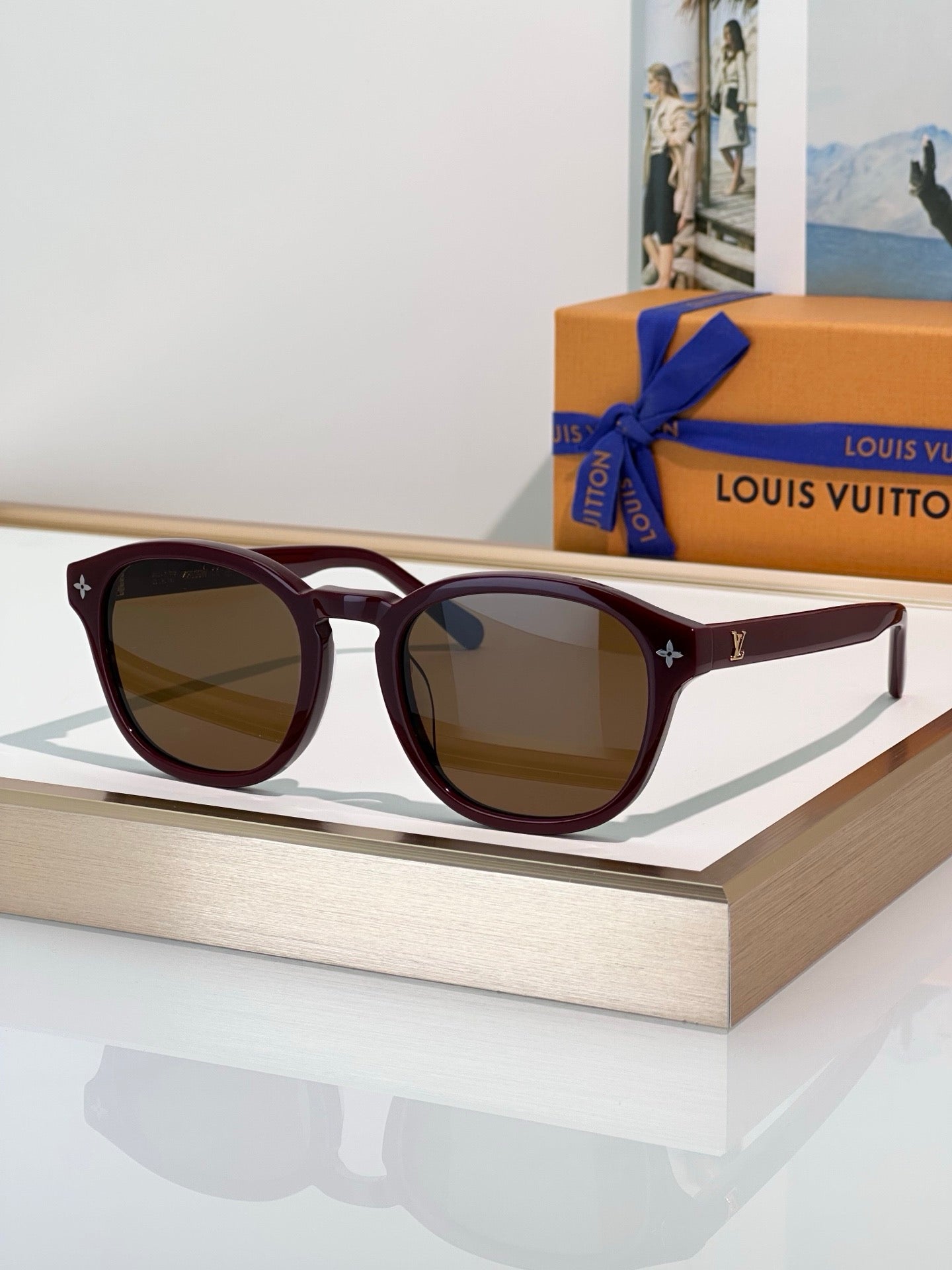 Louis Vuitton Z2809W LV Aura Pantos Sunglasses   ✨