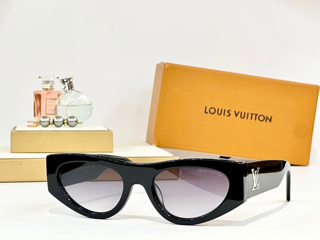 Louis Vuitton Z2181U LV Clash Round Cat Eye Sunglasses ✨